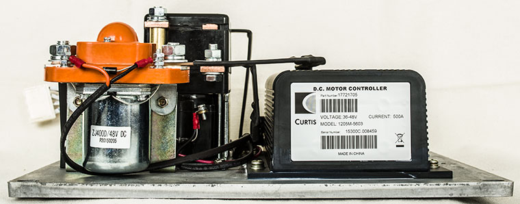 CURTIS DC Serie Motor Controller Assemblage, full function motor controlling set, including a 0-5K ohms potentiometer foot pedal throttle